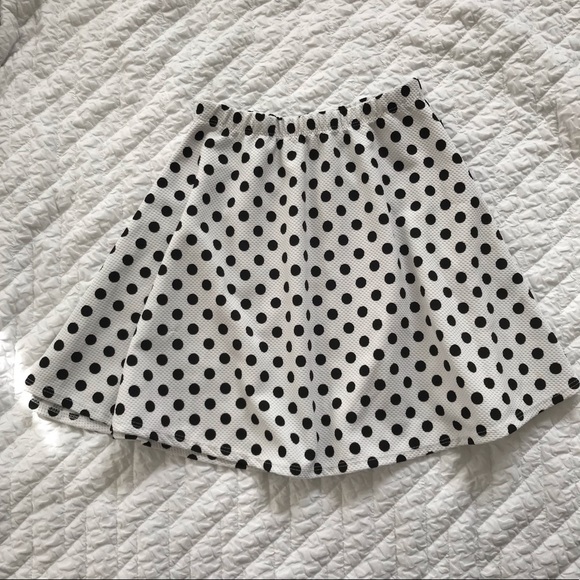 Snap Dresses & Skirts - White w/ Black Polka Dot Waffle Swing Skirt